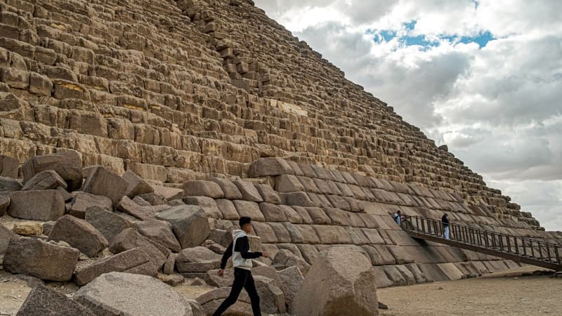 Une “absurdité”: en Égypte, la rénovation d’une des pyramides de Gizeh fait polémique