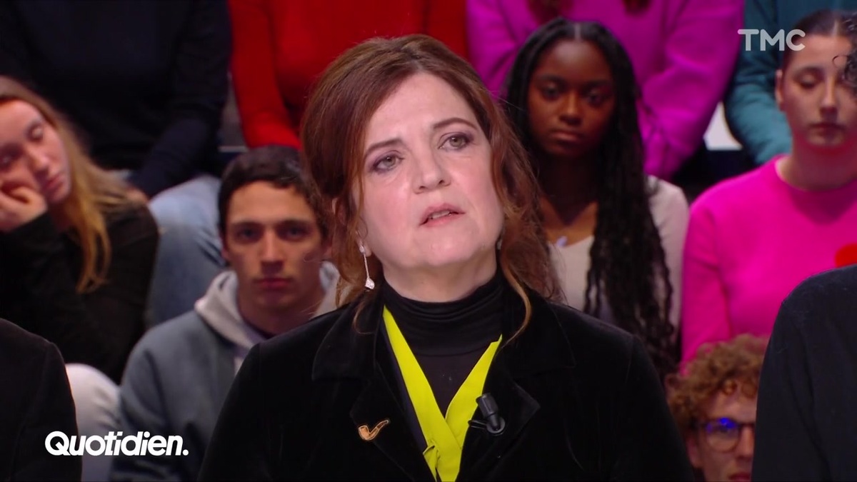 Attaque en Israël : Agnès Jaoui “déchirée”, son discours fort sur ses proches otages