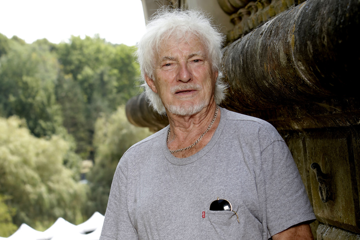 “Un effet très positif…” : Hugues Aufray très en forme à 94 ans, il dévoile les secrets de son hygiène de vie