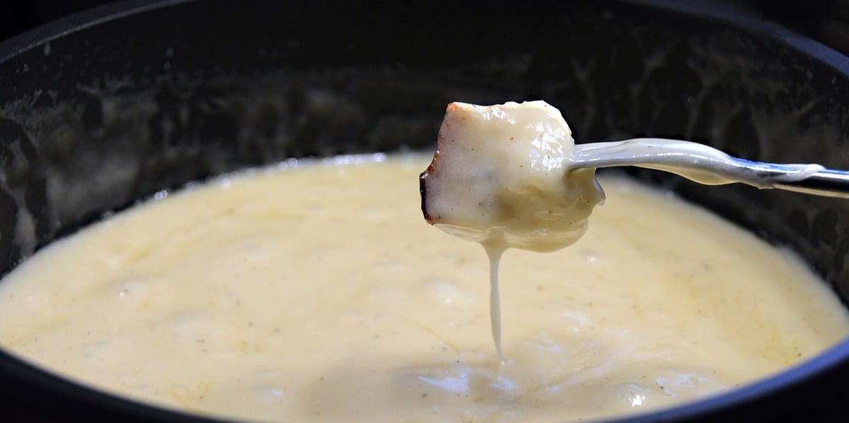 En pleine fondue, il rajoute de l’alcool à brûler dans le réchaud et déchaîne les enfers