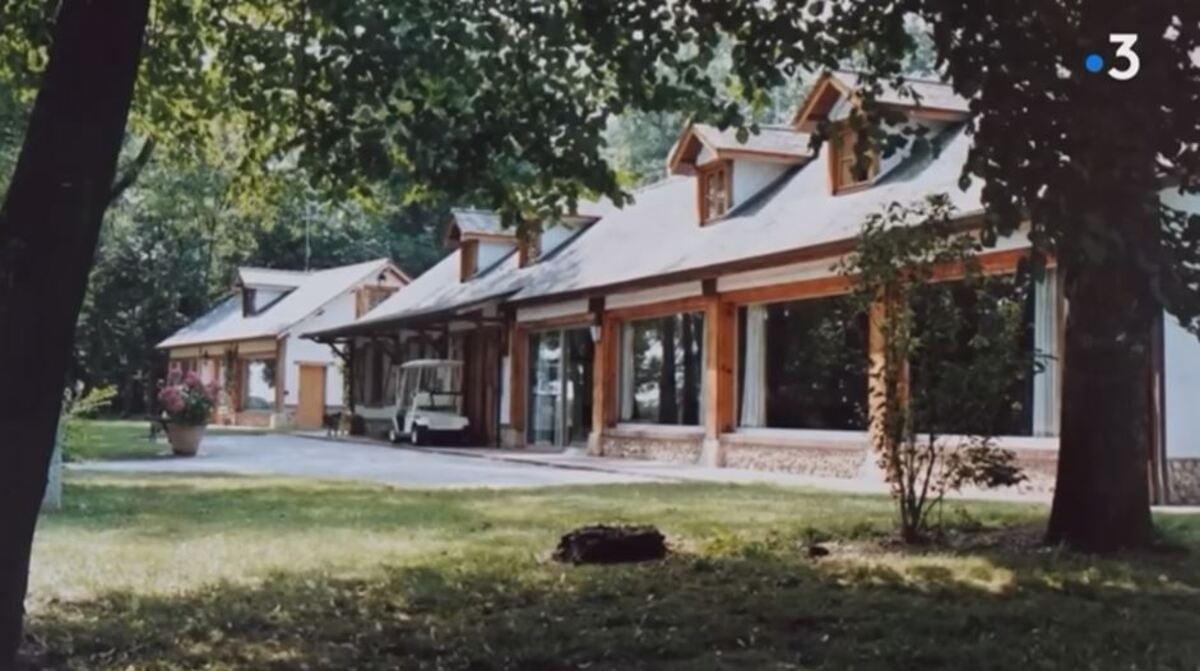 Alain Delon : à quoi ressemble sa demeure de Douchy, où il souhaite finir ses jours ?