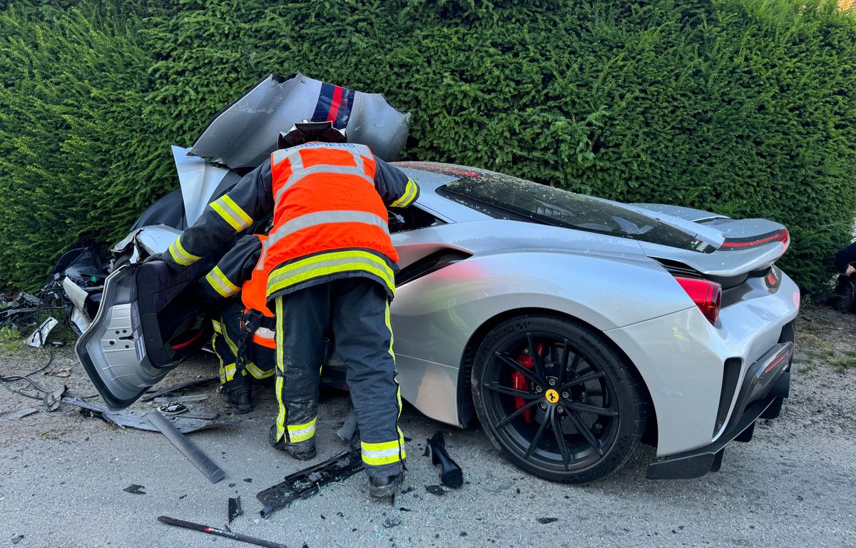 Nord : Il se retrouve avec une moitié de Ferrari après un accident