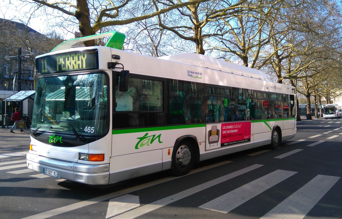 Nantes : Un chauffeur de bus violemment agressé par trois individus