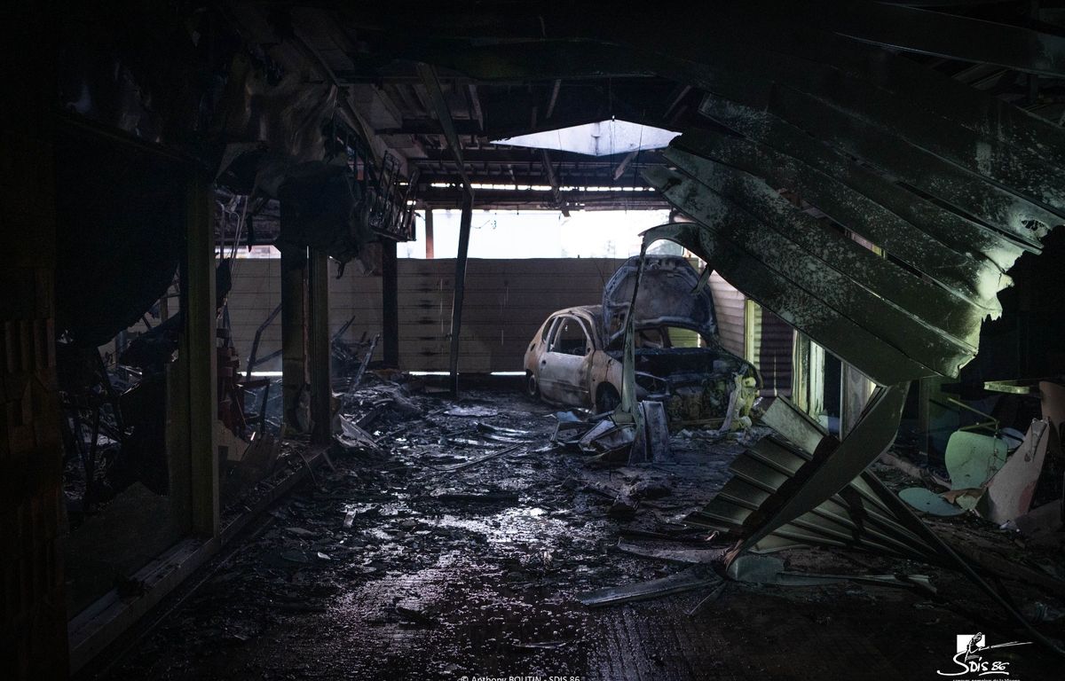 Poitiers : Une voiture bélier projetée dans un centre commercial, deux boutiques détruites