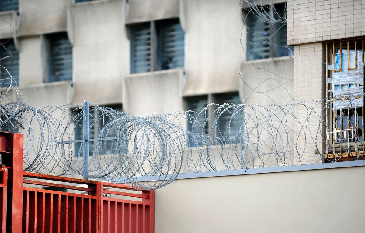 Metz : Une avocate privée de parloir avec ses clients, à cause de son soutien-gorge