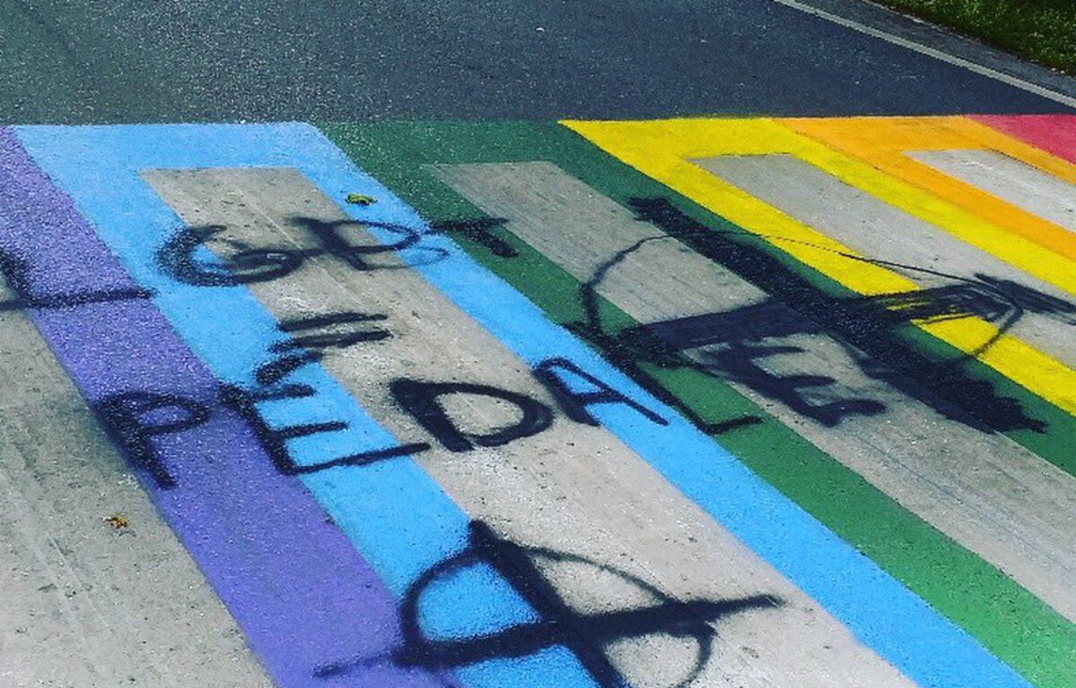 Avignon : Les locaux de la Bourse du travail et d’une asso LGBT ciblés par des tags