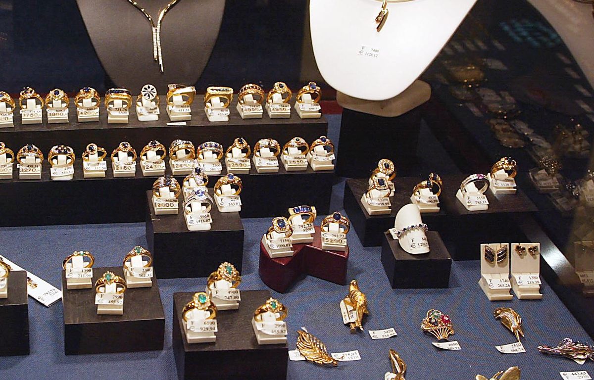 Nice : Une chic bijouterie braquée… Par un faux policier