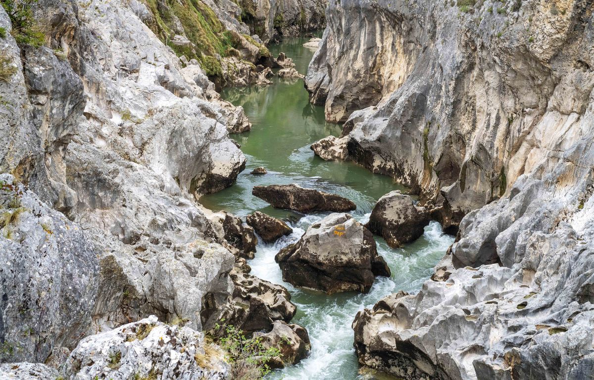 Hérault : Un homme de 24 ans se noie en sautant d’un rocher