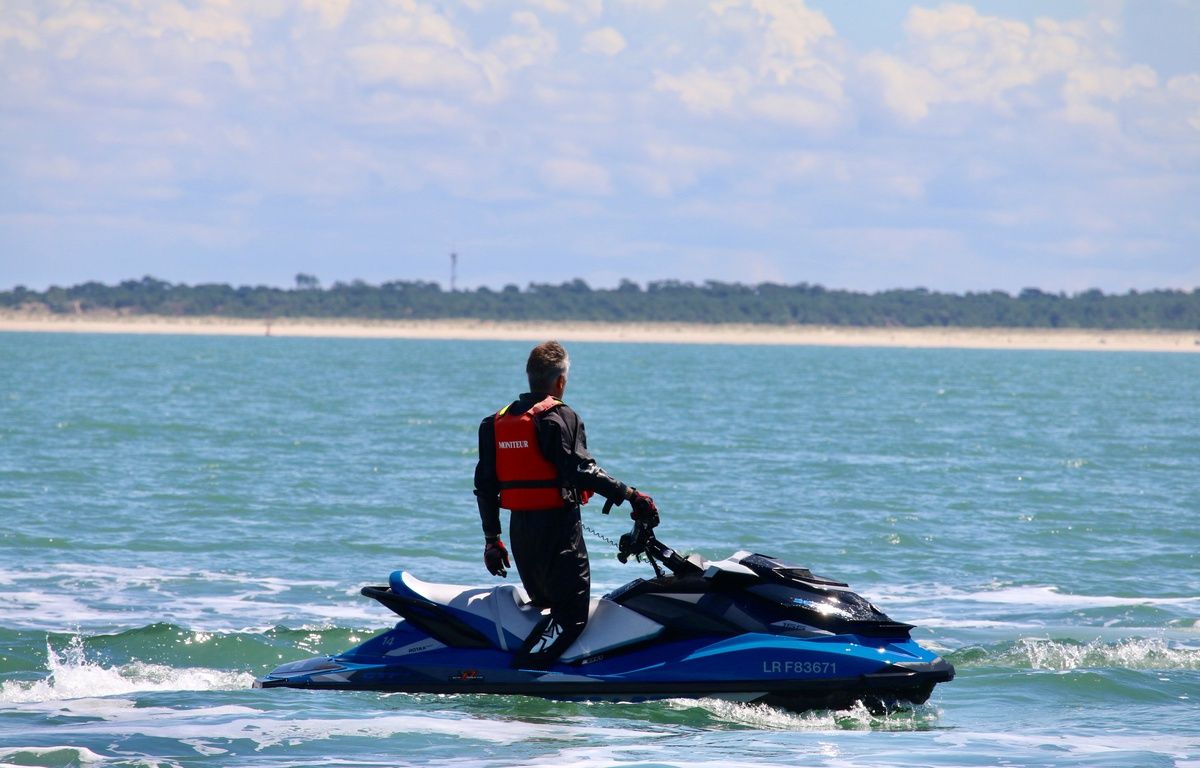 Arcachon : Une femme décède après une collision entre deux jet-skis