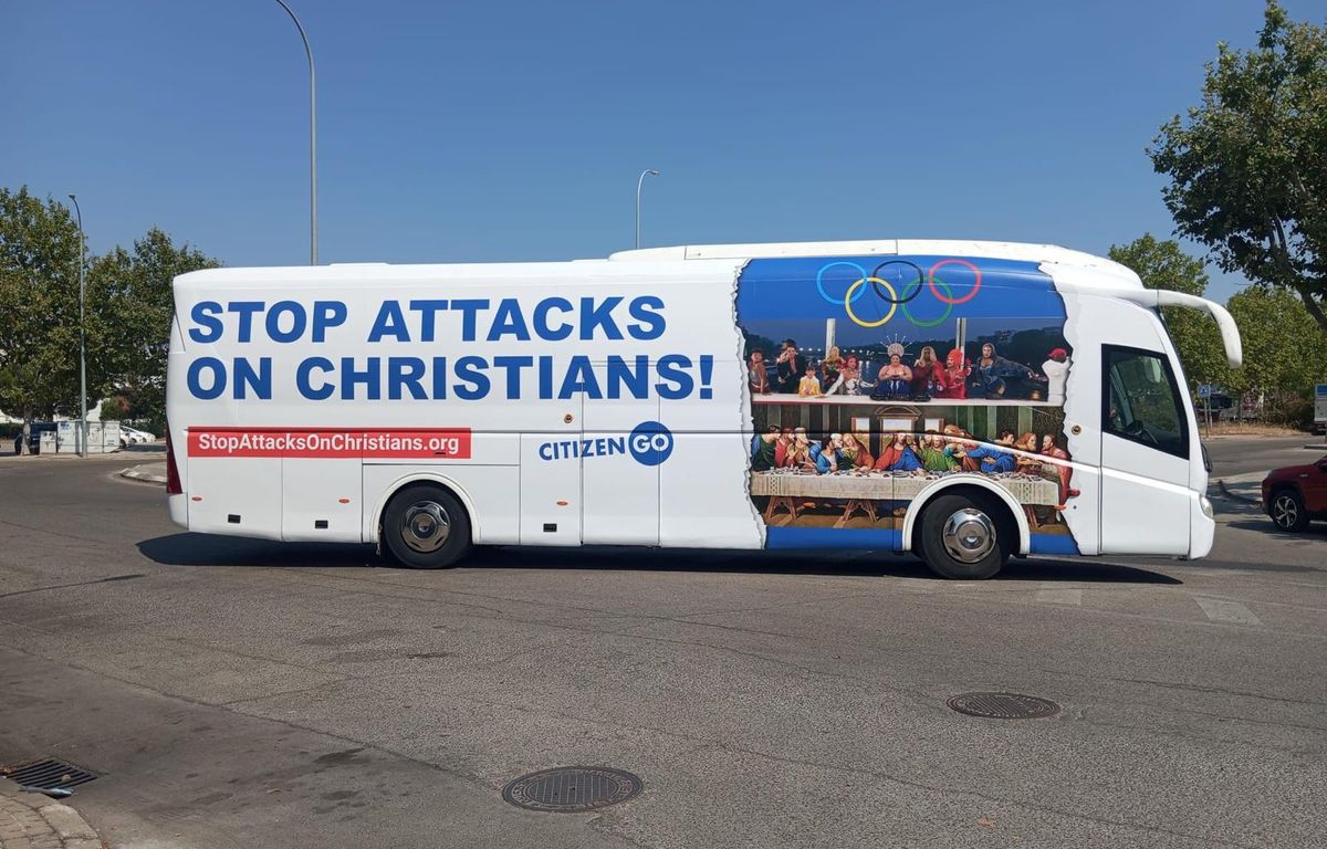 JO 2024 : Sept personnes interpellées à Paris pour leur bus associant attaques de chrétiens et Jeux olympiques