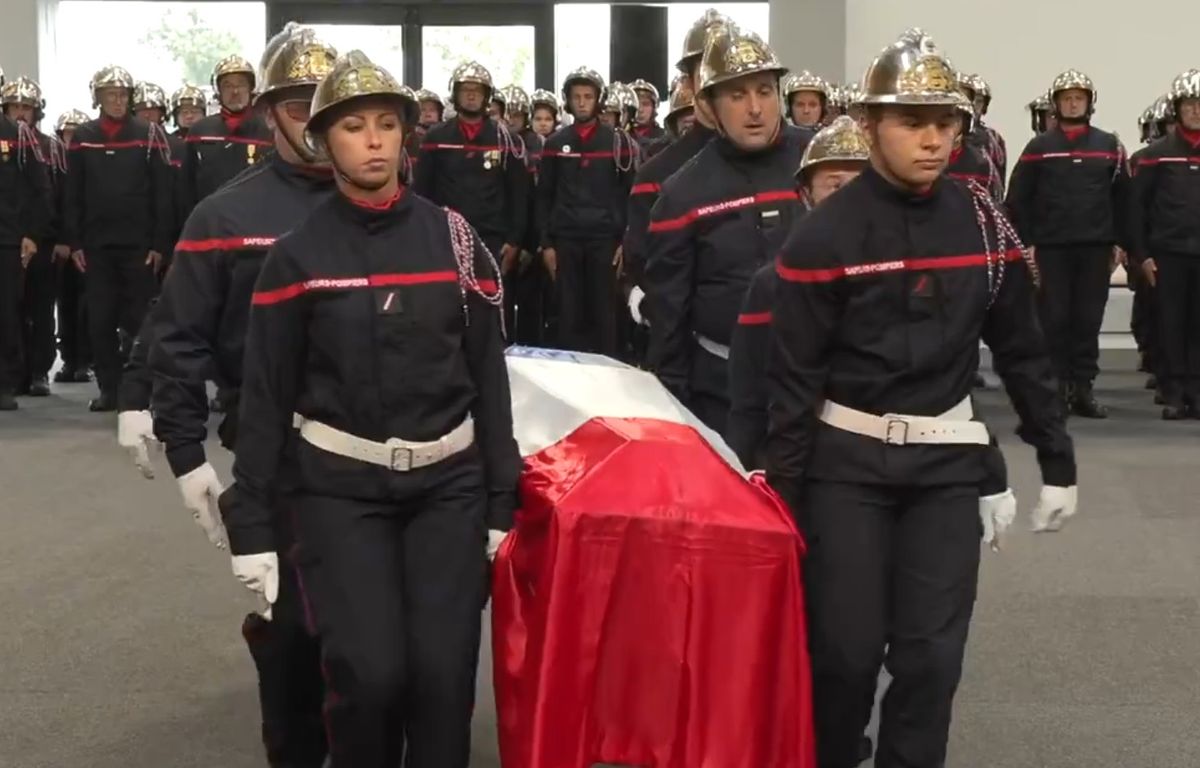 « Son courage force le respect de tous »… Dernier hommage au pompier tué en sauvant une femme de la mort