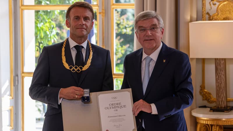 JO 2024: Emmanuel Macron a été décoré de l’Ordre olympique par le président du CIO