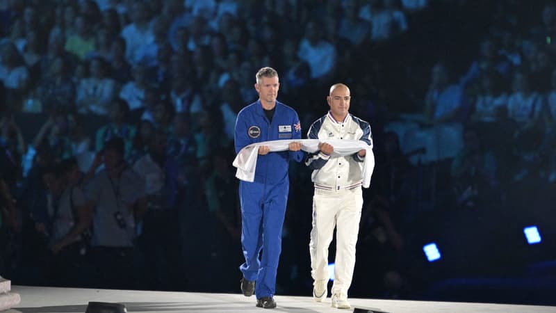 Jeux paralympiques 2024: qui est John McFall, le sprinteur et astronaute qui a porté le drapeau lors de la cérémonie d’ouverture