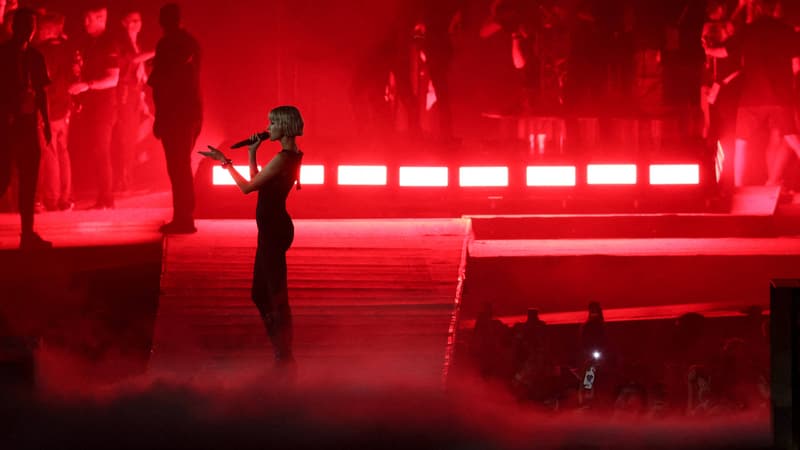 JO 2024: Angèle enchante le Stade de France avec “NightCall” de Kavinsky à la cérémonie de clôture