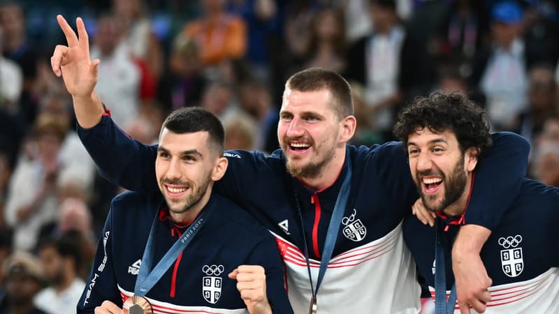 JO 2024 (basket): les images de Jokic bien éméché sur le podium régalent les réseaux sociaux