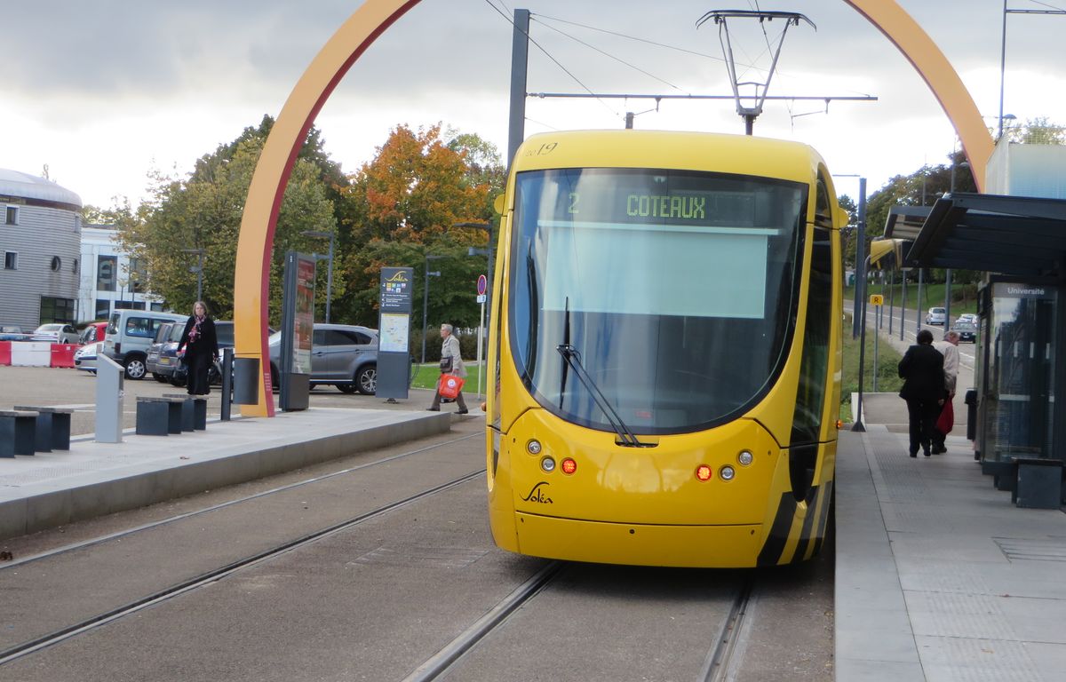 Mulhouse : Un automobiliste meurt en percutant un tram après un refus d’obtempérer