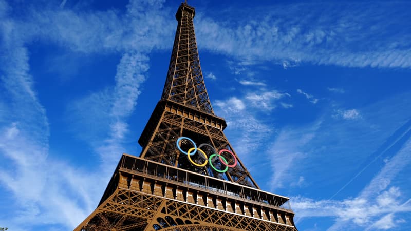 Faut-il conserver les anneaux olympiques sur la Tour Eiffel? “Ça va dénaturer le monument”