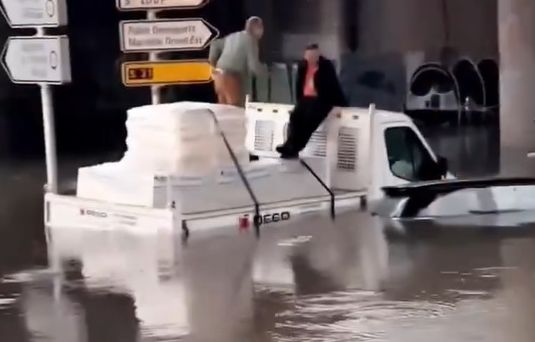 Ouragan Kirk : Marseille, ses rues et ses écoles sous les eaux