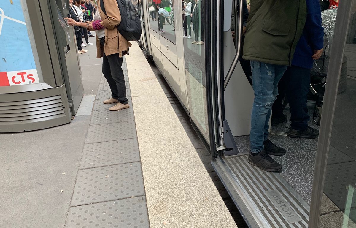 Strasbourg : Une femme de 26 ans écrasée par le tram décède