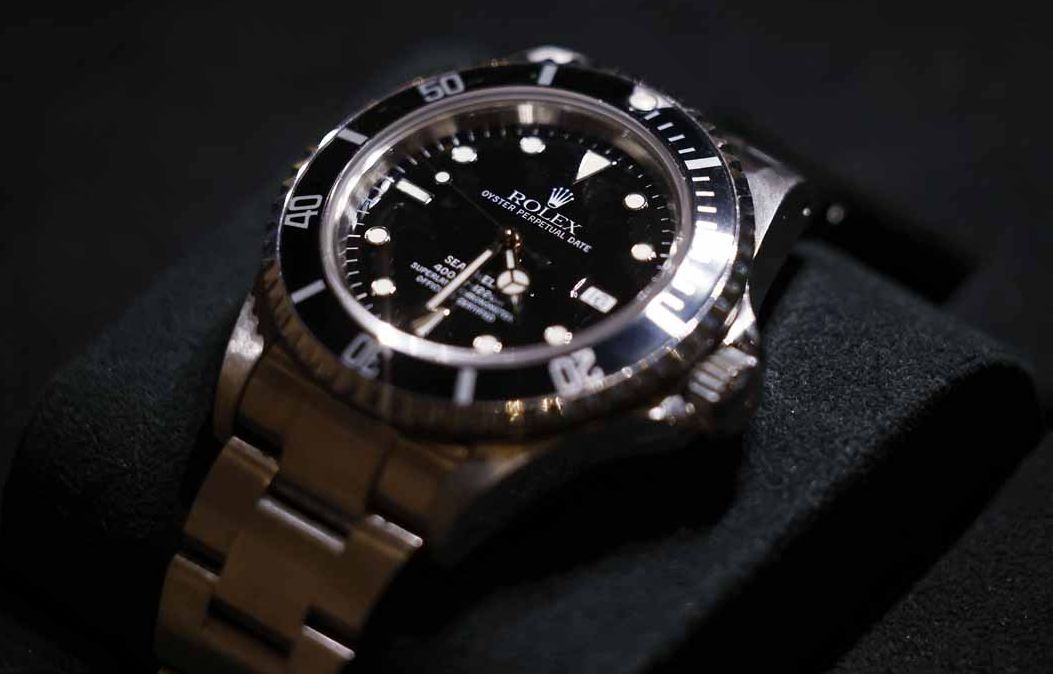 Ils achetaient des montres Rolex avec de faux billets… Des arnaqueurs des Balkans arrêtés