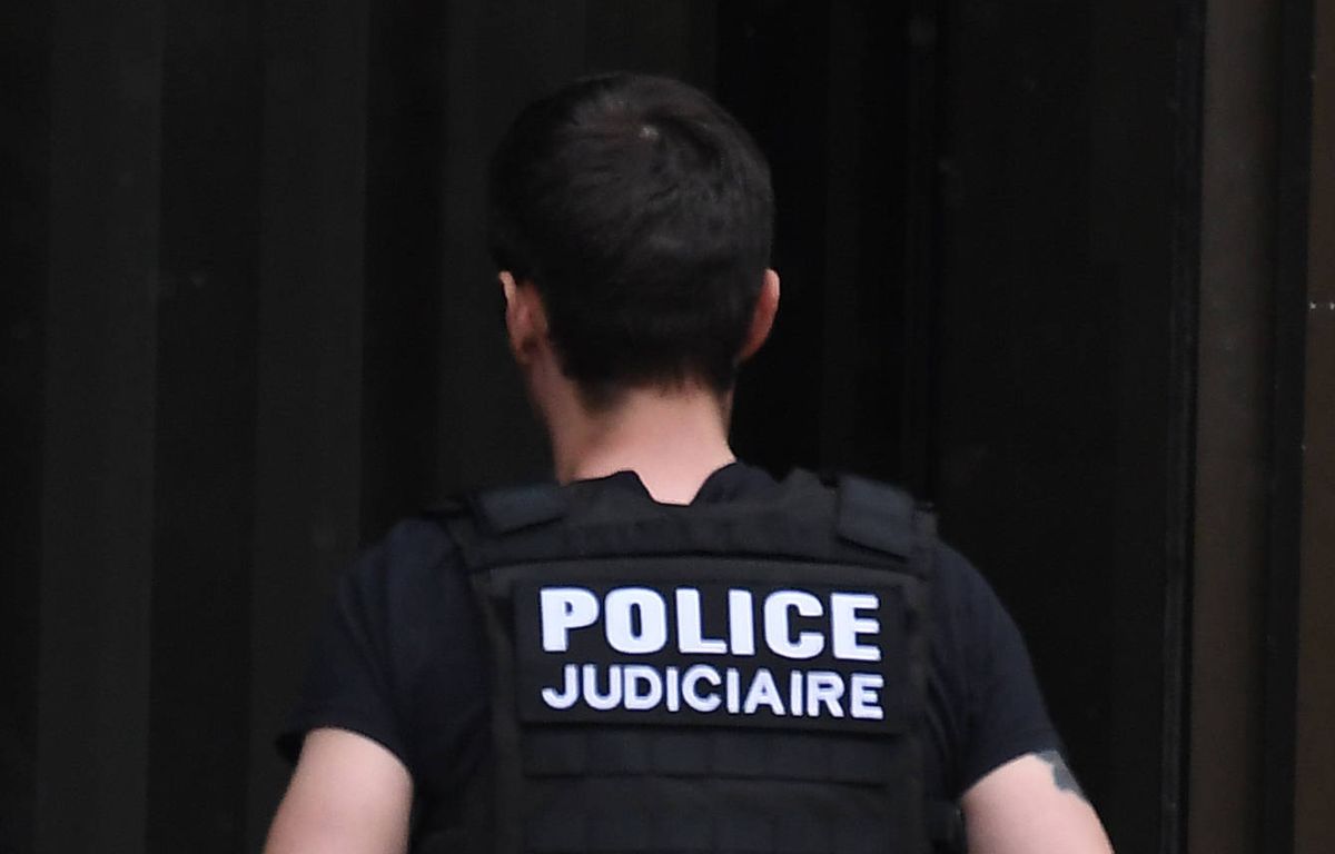 Isère : Un homme de 66 ans retrouvé mort poignardé, sa femme en garde à vue