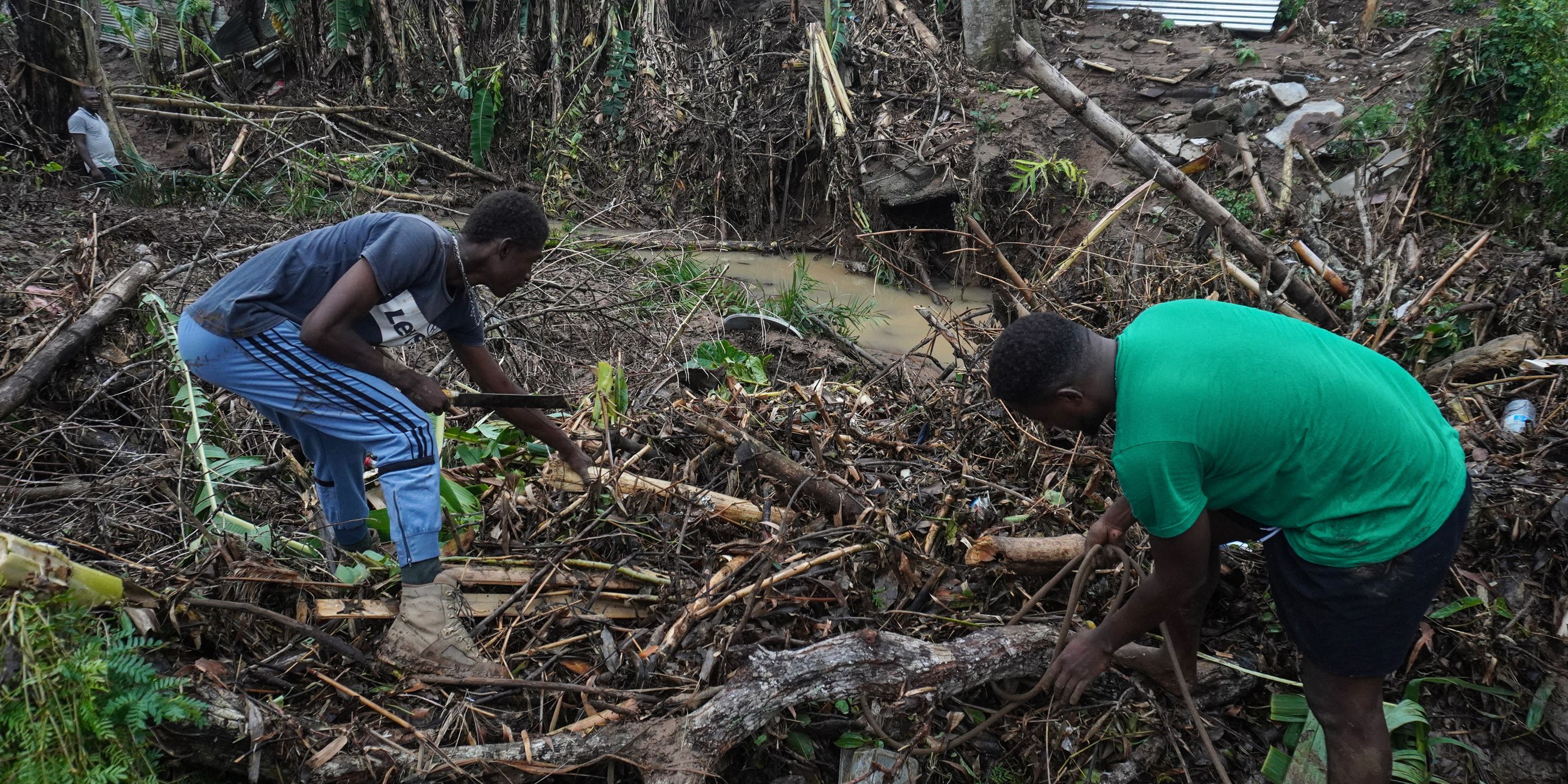 Mayotte : le coût de la reconstruction estimé «sans doute au-dessus du milliard» d’euros, selon Valls