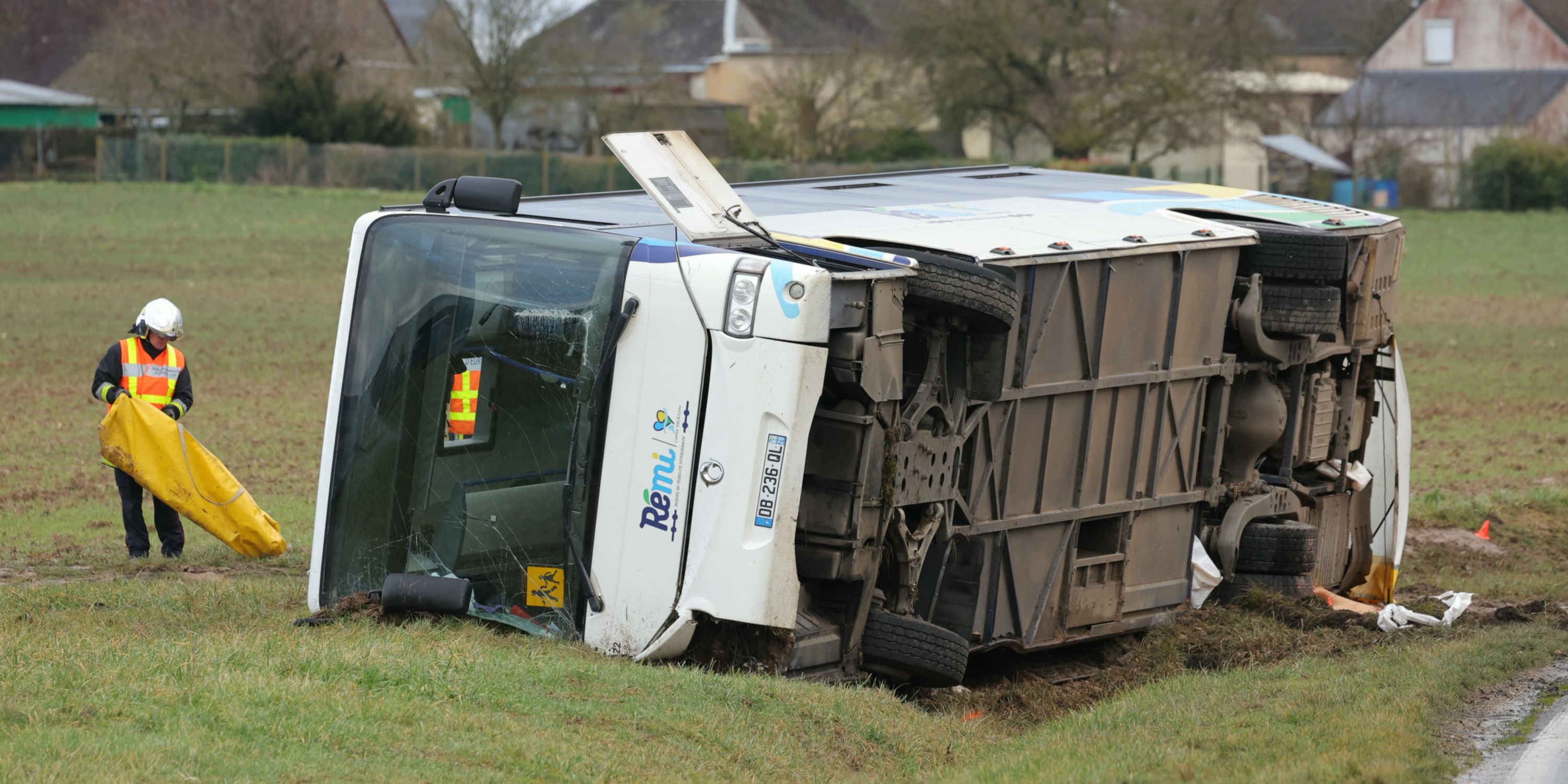 Accident d’un car scolaire : «Comment peut-on laisser des drogués conduire un bus scolaire ?», s’indigne une mère