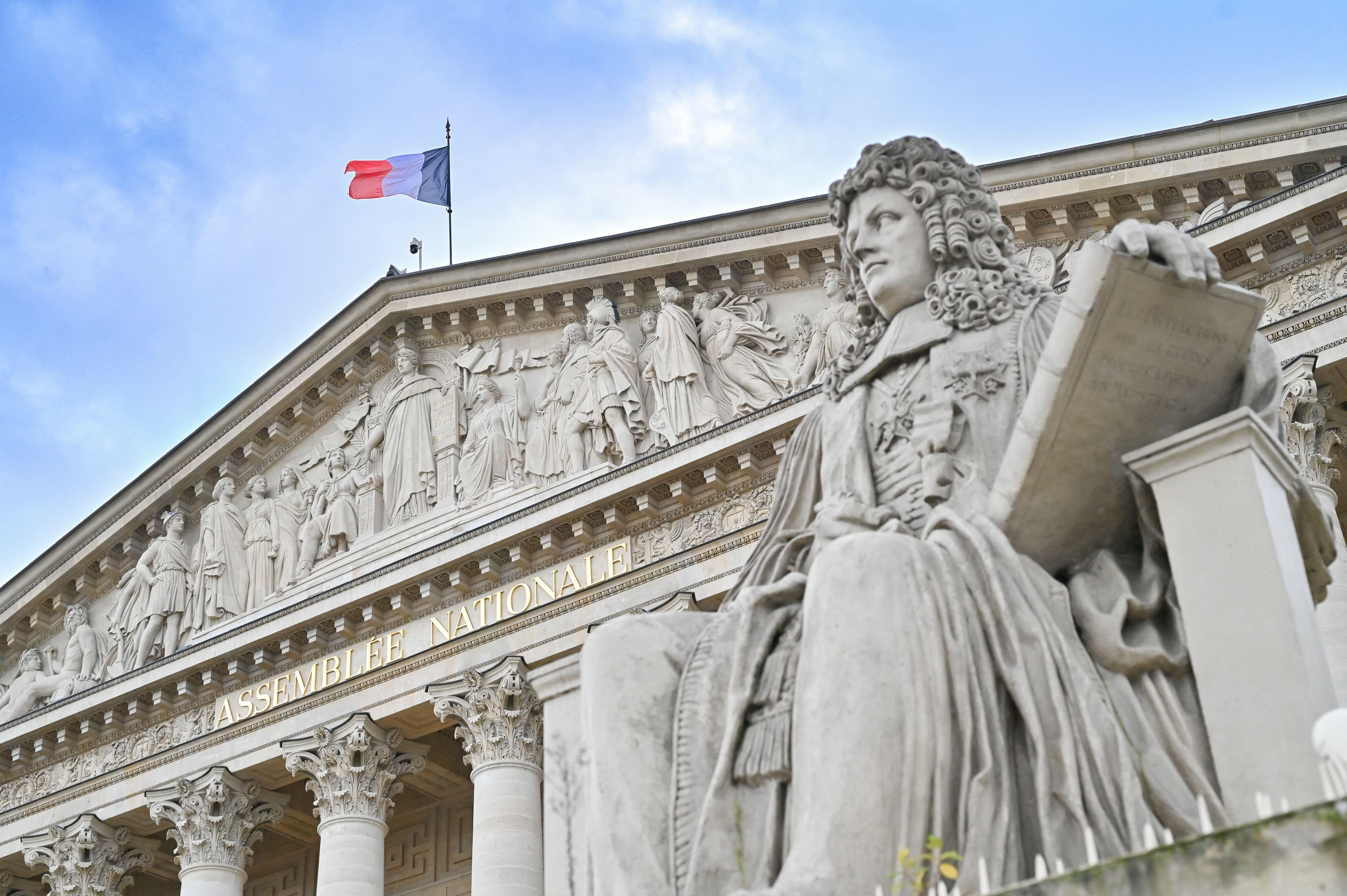 Budget : les avantages des anciens présidents et Premiers ministres finalement maintenus