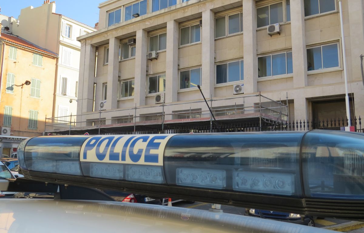 Nîmes : Le corps d’un homme partiellement dénudé retrouvé dans un ruisseau