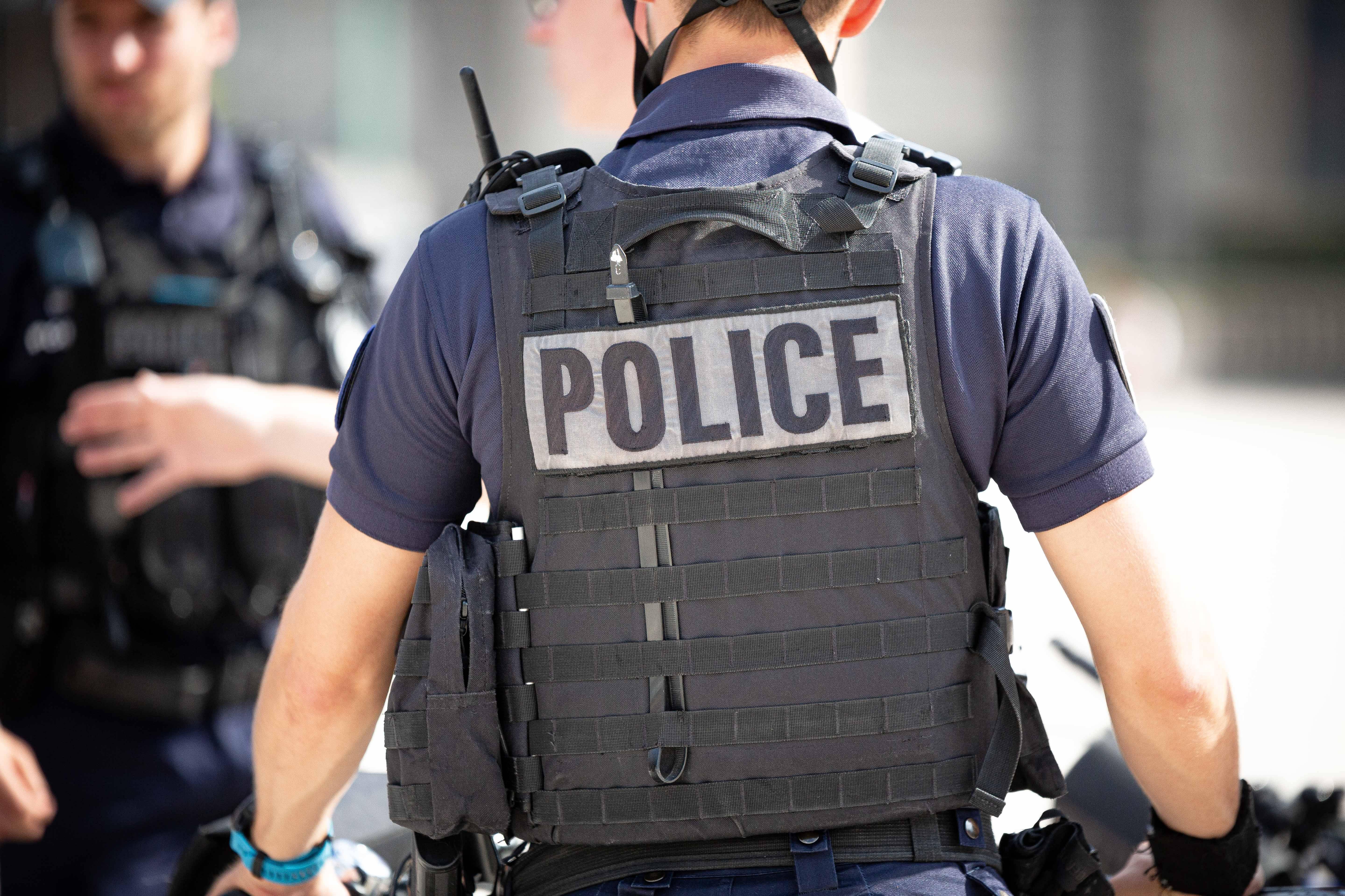 Paris : un détenu violent s’évade lors d’une sortie au musée, les recherches toujours en cours