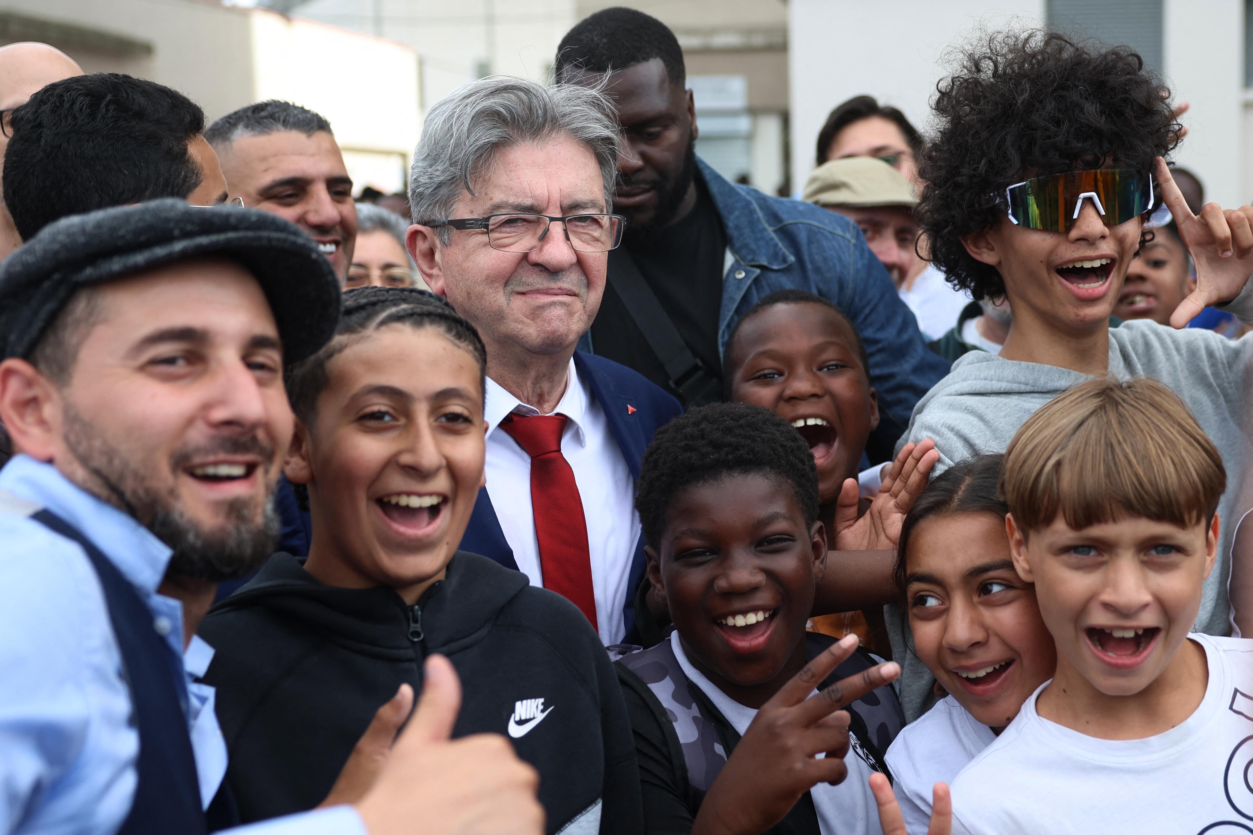 «Grand remplacement» : comment Mélenchon accélère sa conquête de la France rurale