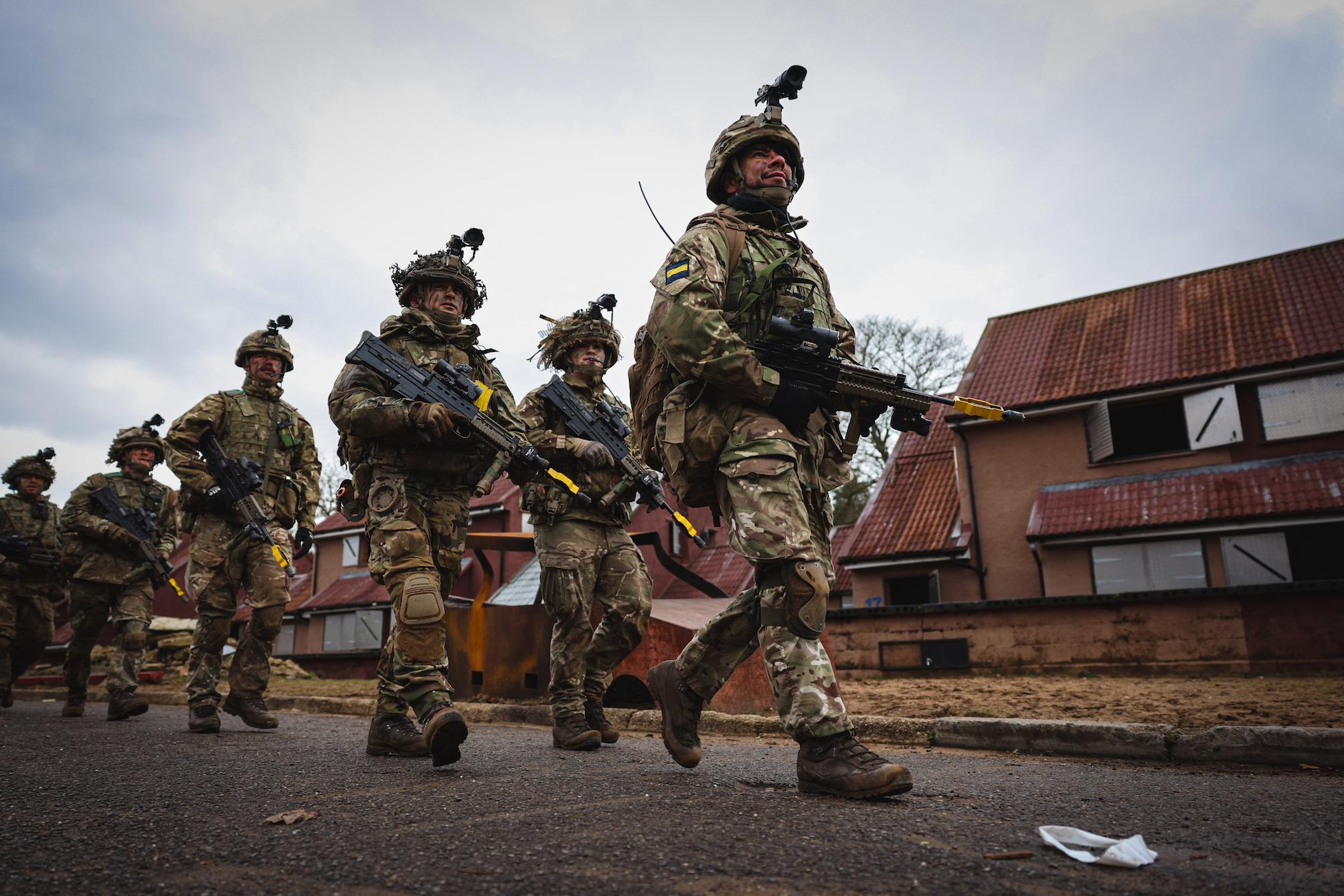 «Je ne dis pas cela à la légère» : le Premier ministre britannique se dit prêt à envoyer des troupes en Ukraine