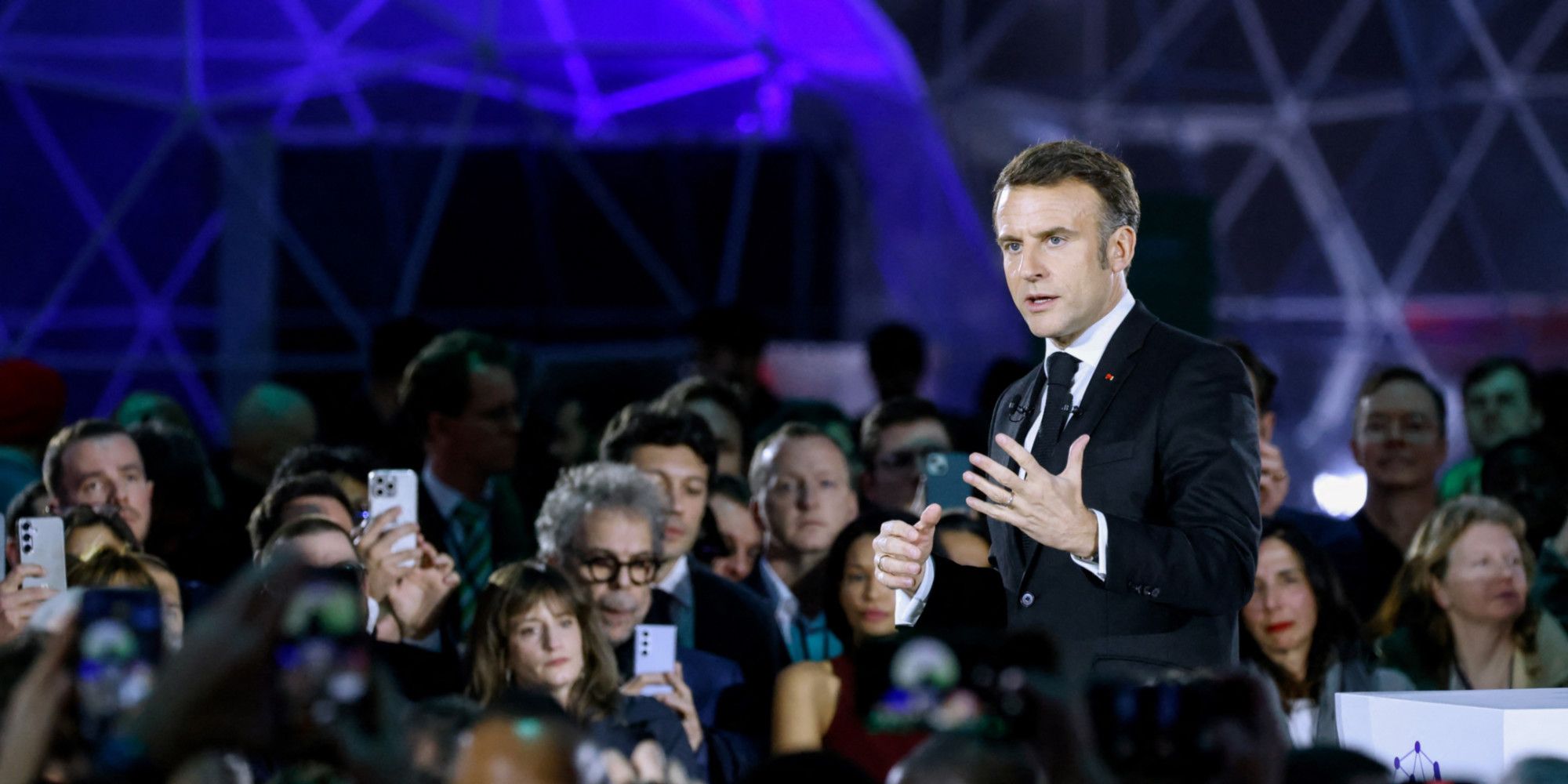 «Plug, baby, plug» : Macron répond à Trump sur les énergies fossiles