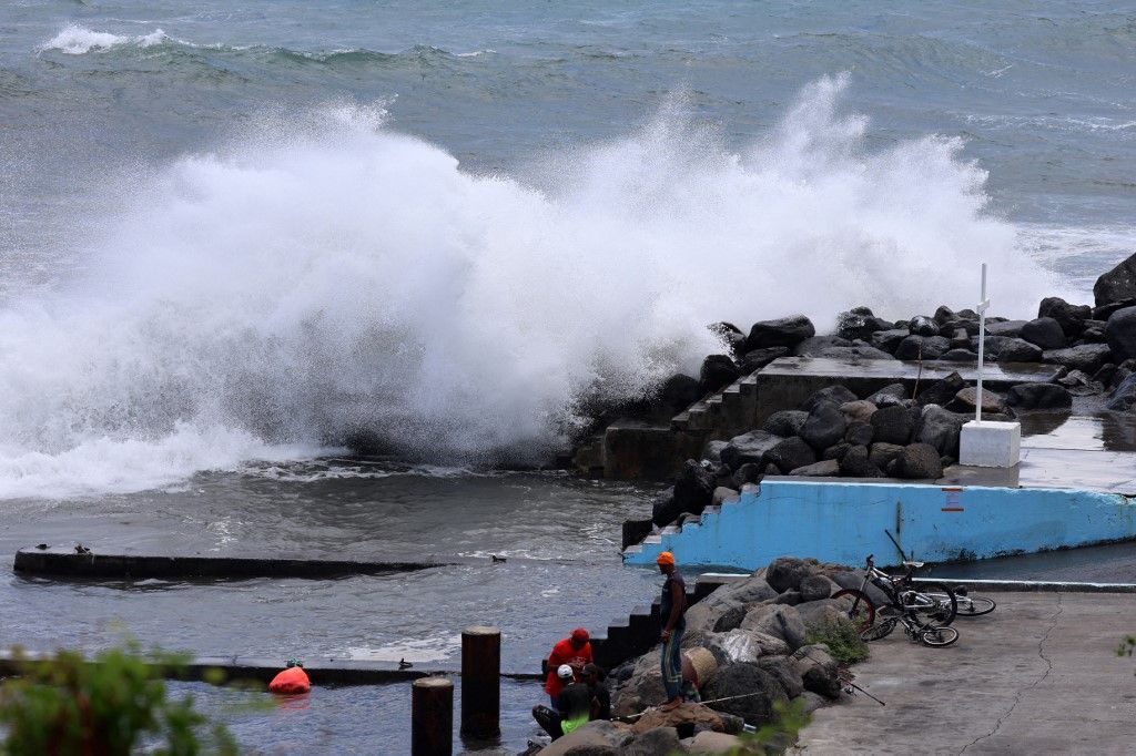 EN DIRECT – Cyclone Garance : La Réunion placée en alerte violette, le plus haut niveau