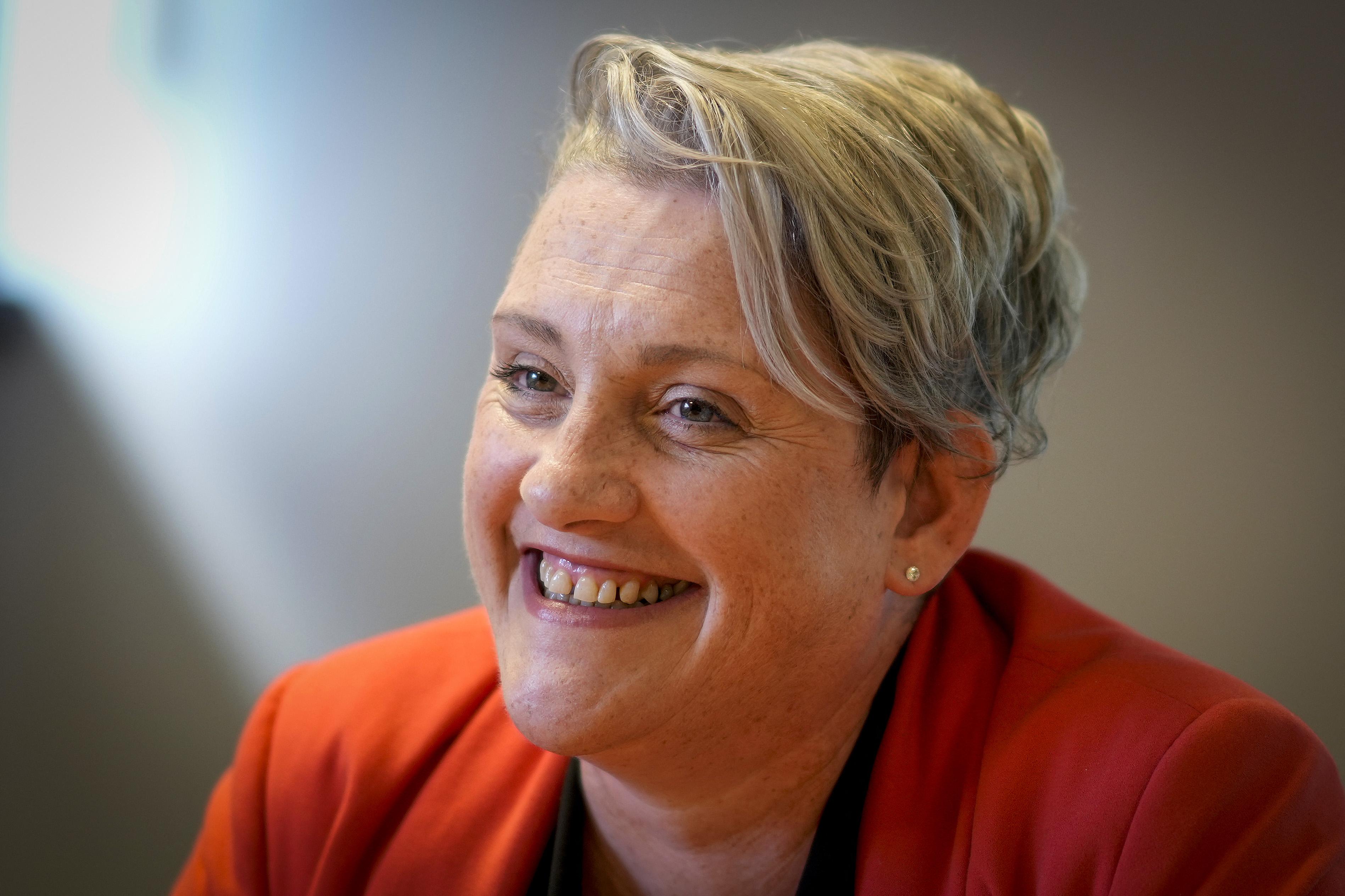 «Toilettes non genrées» et lamas : des déclarations surprenantes de la nouvelle ministre de la Santé britannique ressurgissent