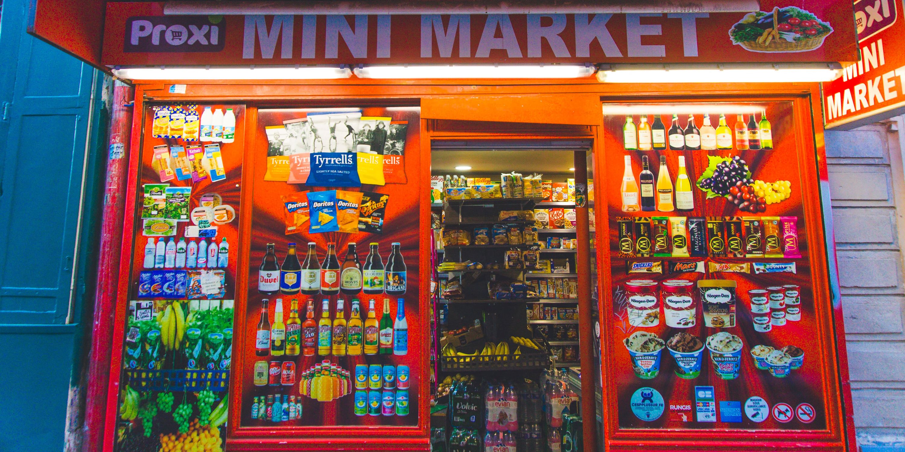 «On ne voit jamais personne dedans» : snacks, épiceries… Ces boutiques utilisées pour blanchir l’argent des narcotrafiquants