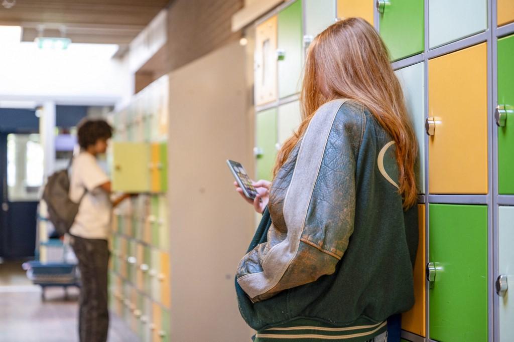 Collège sans écrans : une expérimentation pour libérer les élèves du numérique