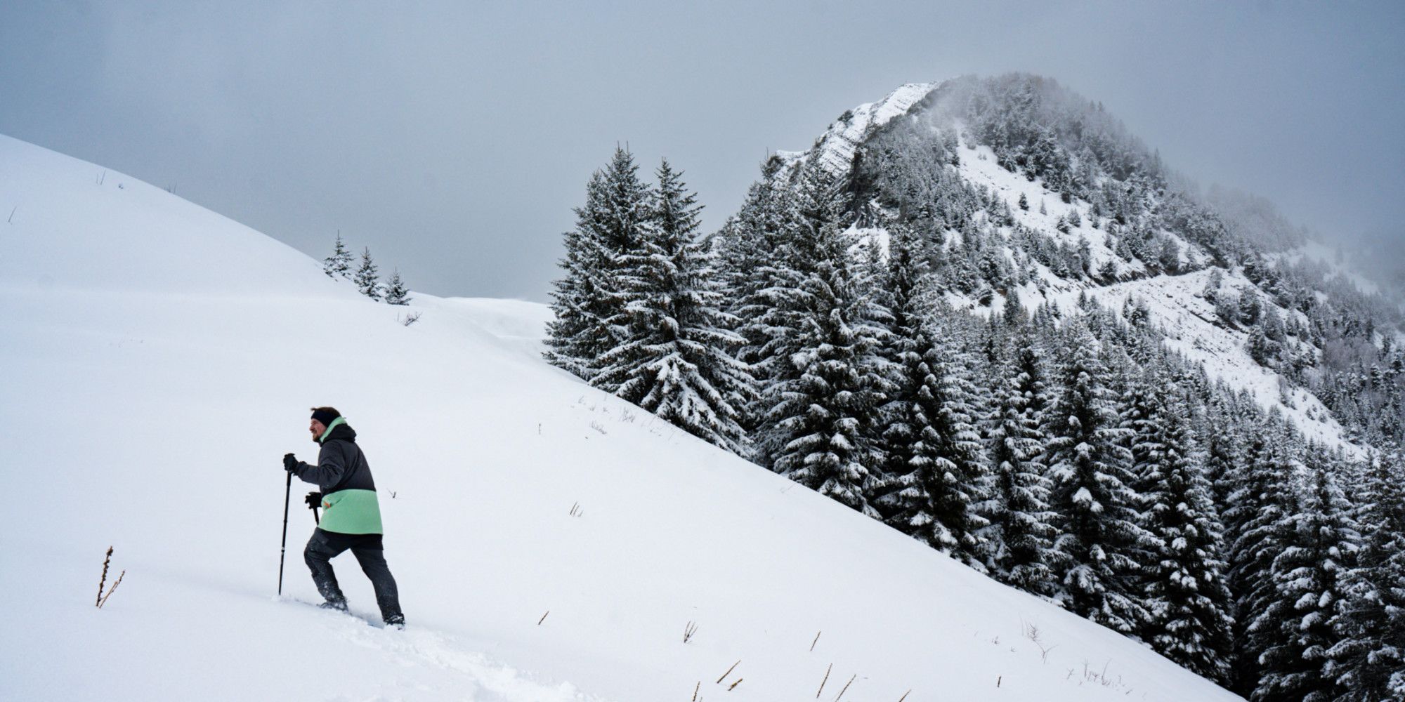 Une avalanche fait un mort et deux blessés graves en Savoie
