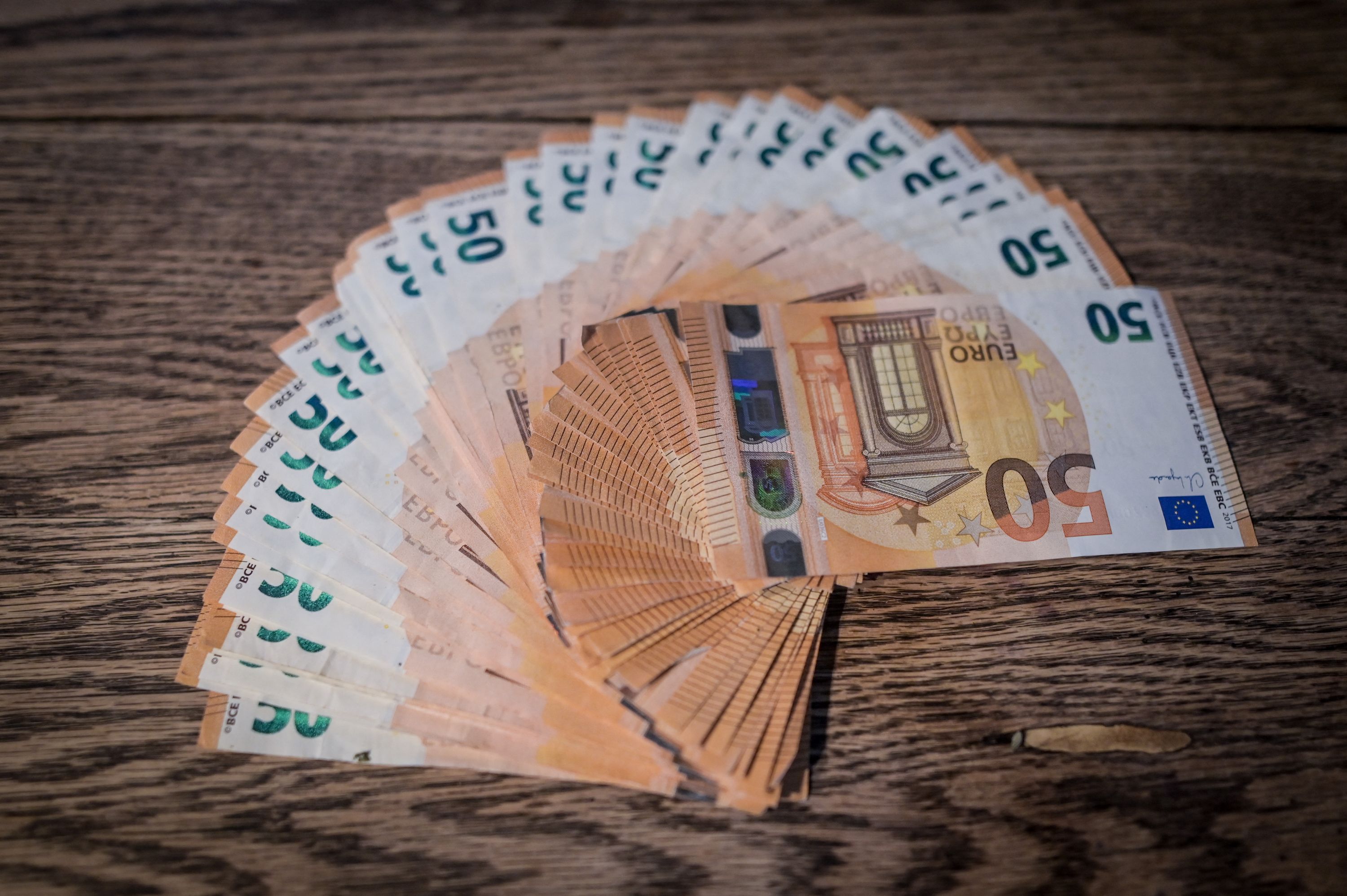 Corruption : pourquoi la France a chuté à la 25e place du classement de Transparency International