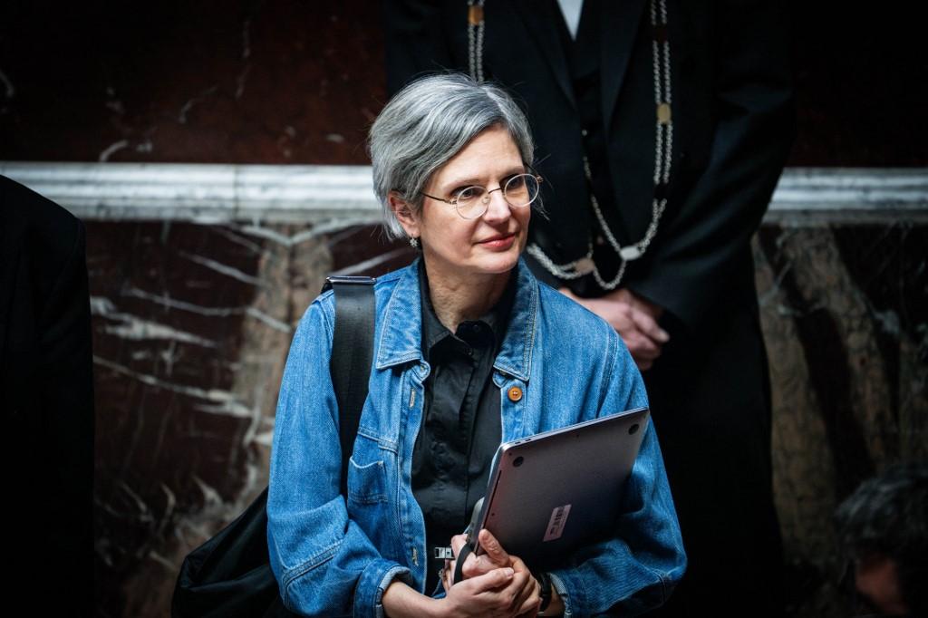 «L’homophobie n’est pas si grave ?» : Sandrine Rousseau s’affiche avec un ultra sulfureux de l’OM et provoque un tollé