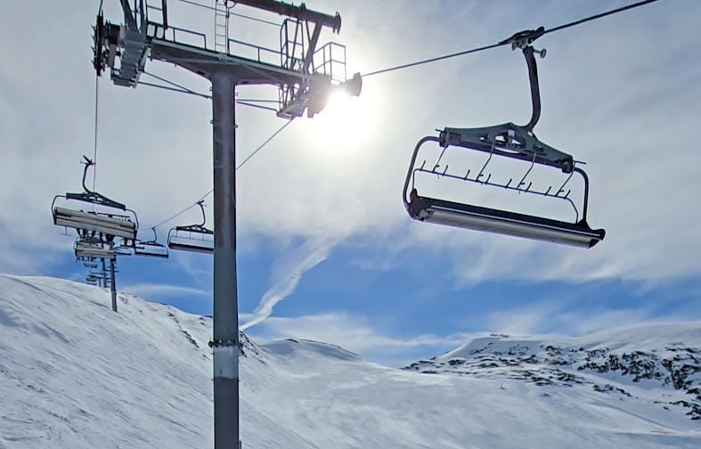 Haute-Savoie : Un employé d’une station tué par le téléski qu’il déneigeait