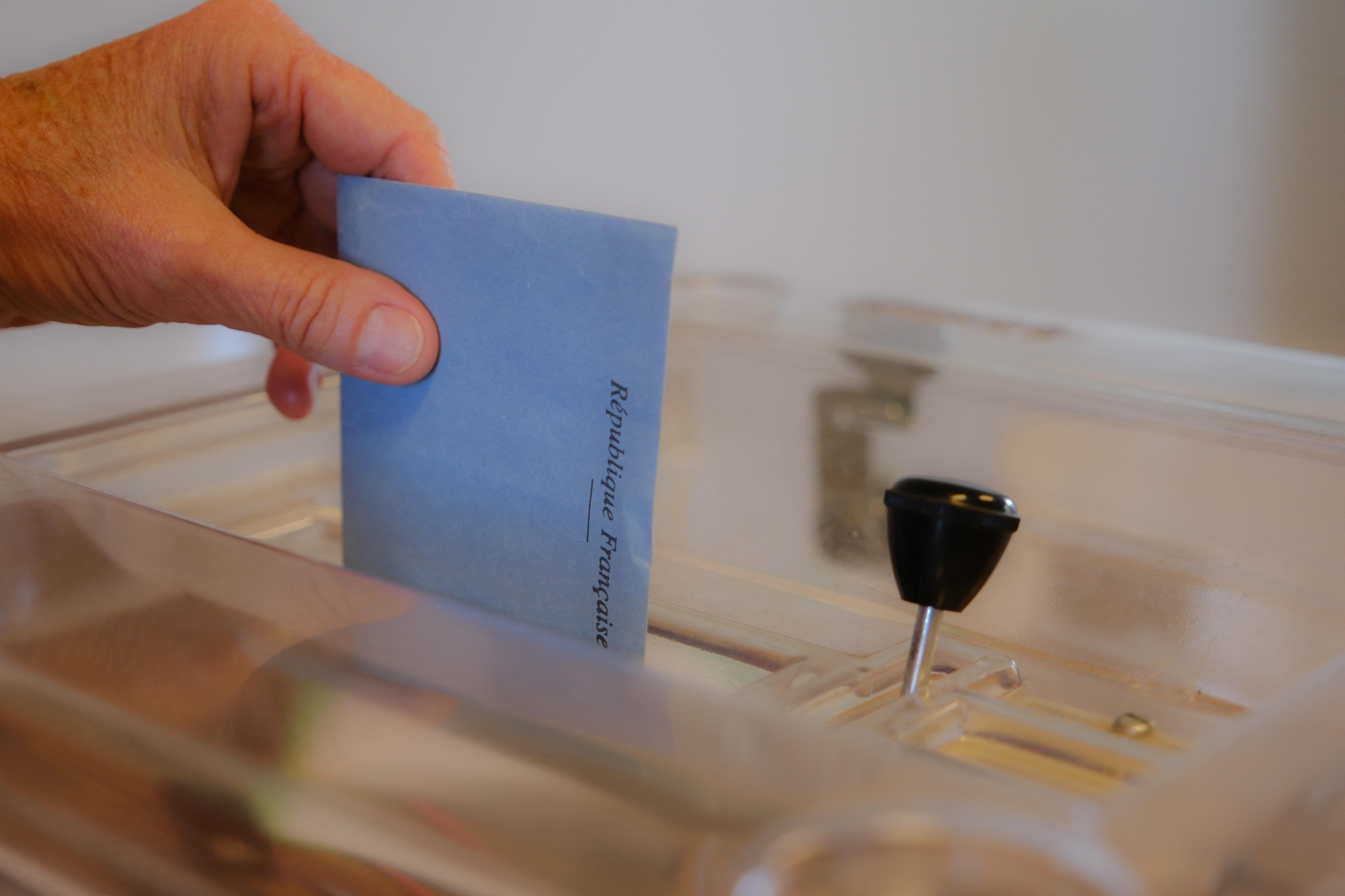 Législative partielle dans les Hauts-de-Seine, obsèques d’Emile, XV de France… Les 4 infos dont vous allez entendre parler demain