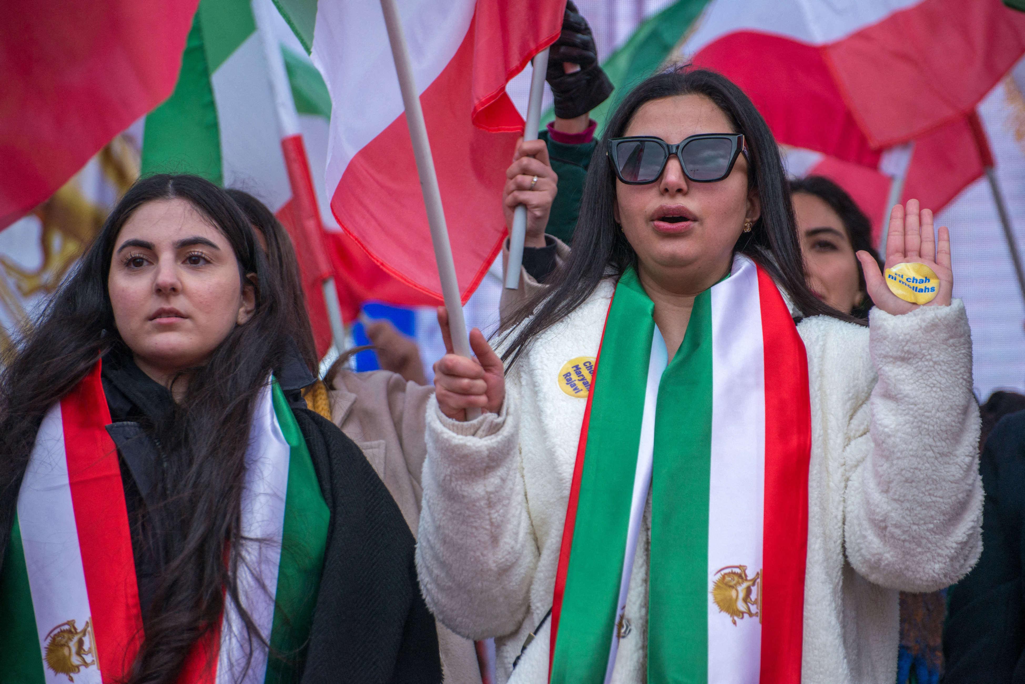 «Le régime iranien tombera comme le régime syrien est tombé» : des milliers d’opposants à la dictature des mollahs mobilisés à Paris