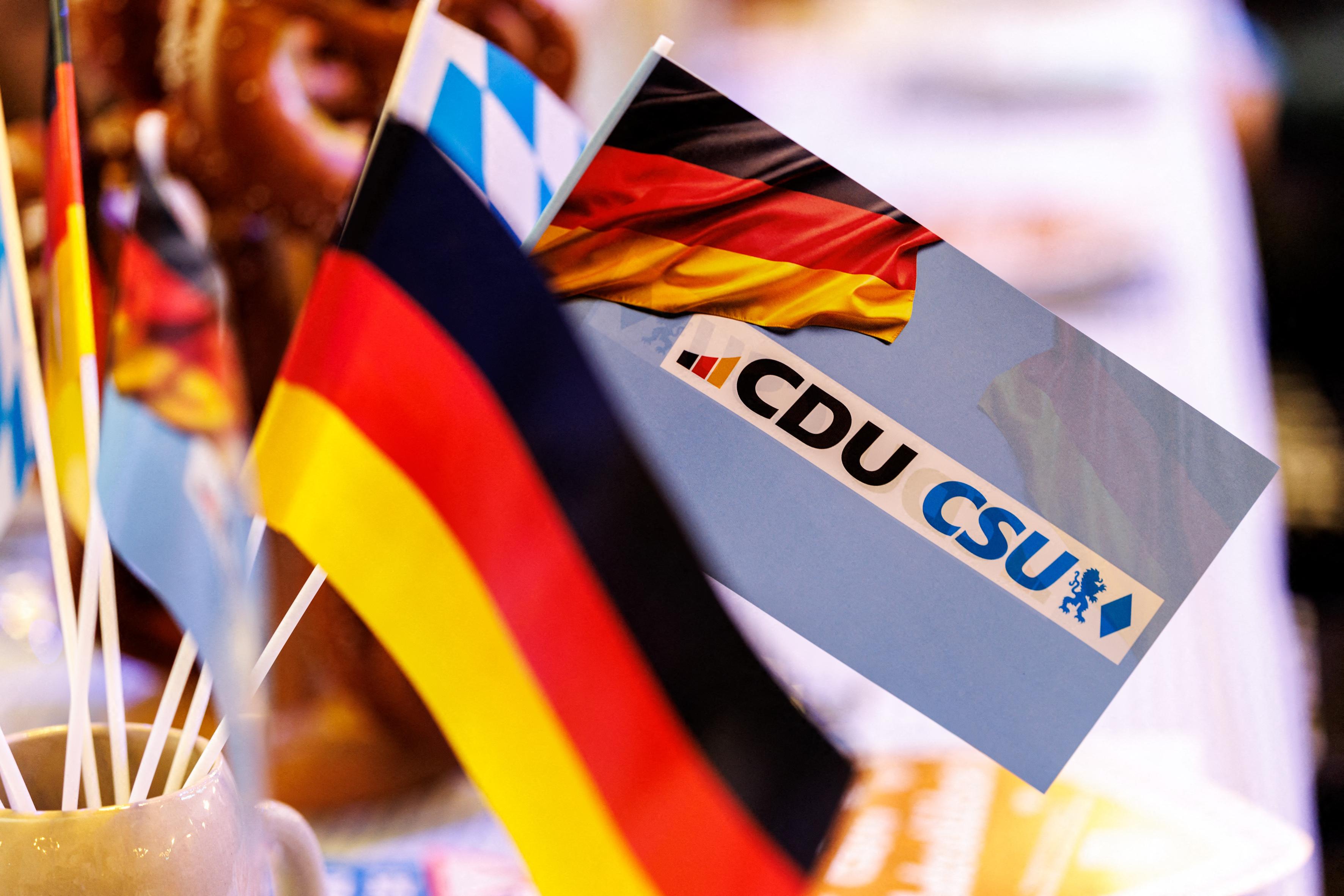 Élections en Allemagne : les conservateurs en tête, l’AfD se hisse à la deuxième place, selon les premières estimations