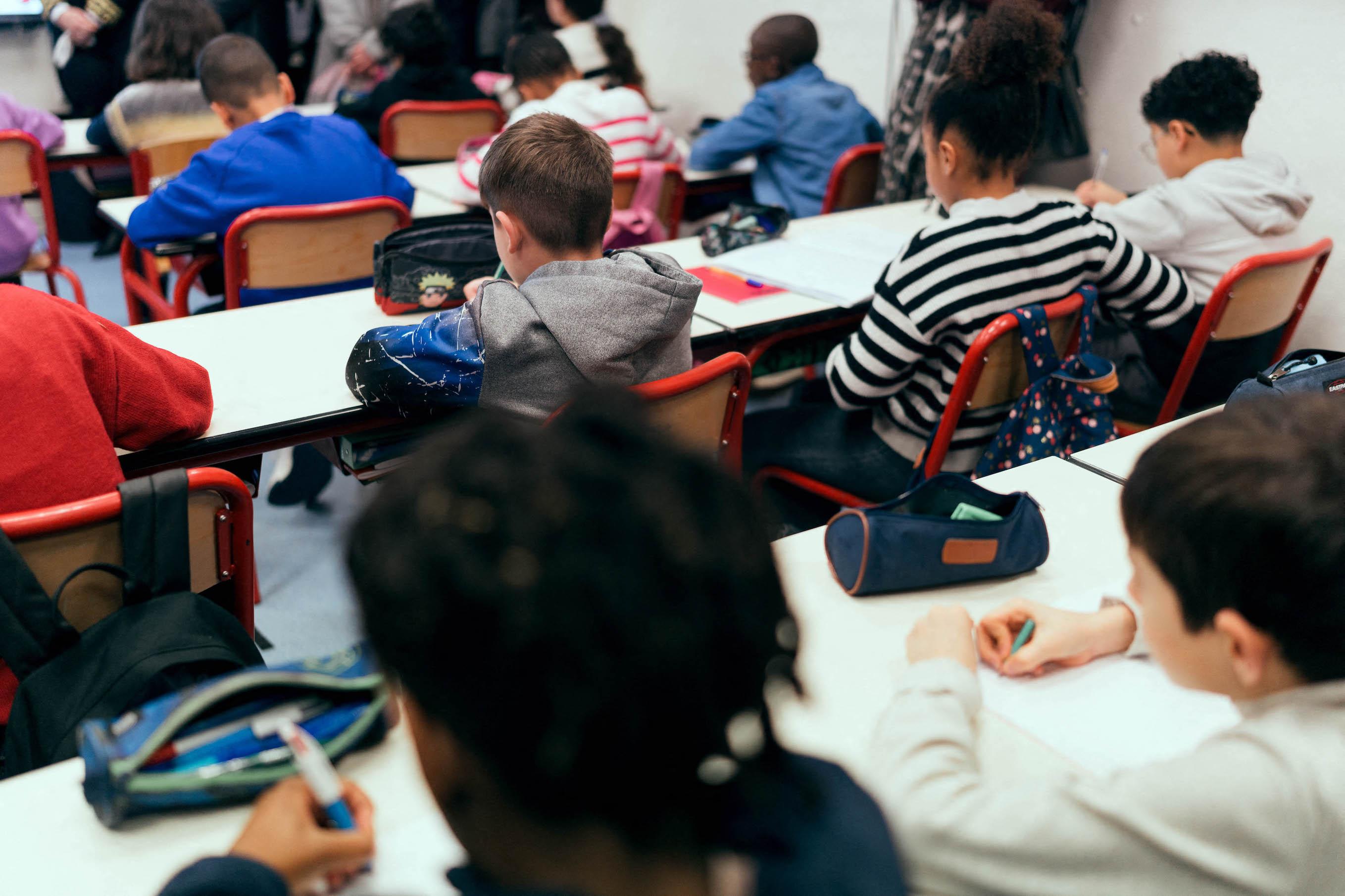 Éducation sexuelle à l’école : un programme moins woke mais encore controversé