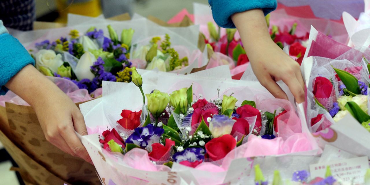 Saint-Valentin : cinq astuces pour conserver votre bouquet de fleurs le plus longtemps possible