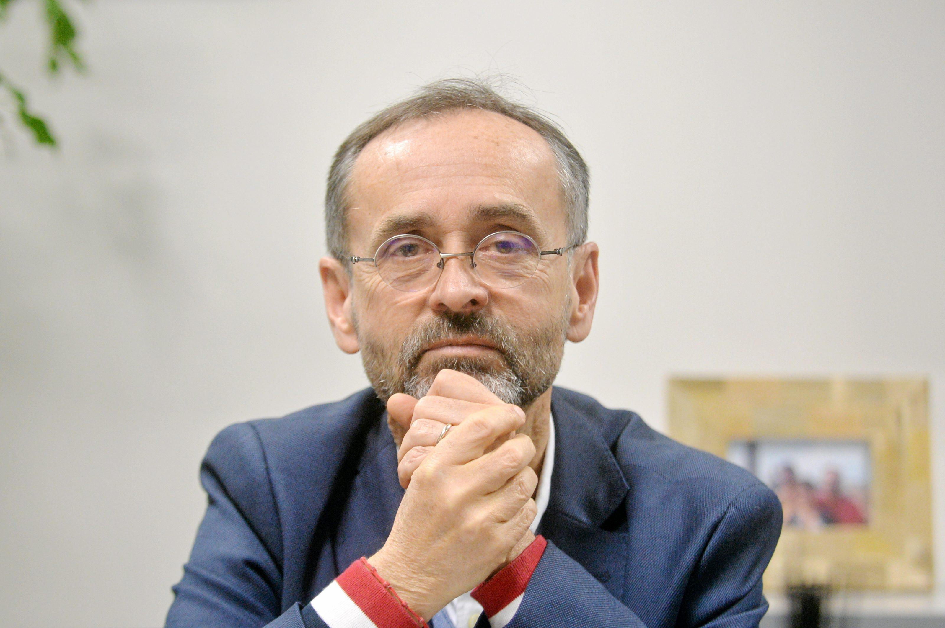 Robert Ménard, maire de Béziers : «On m’oblige à le marier alors qu’il devrait être expulsé»