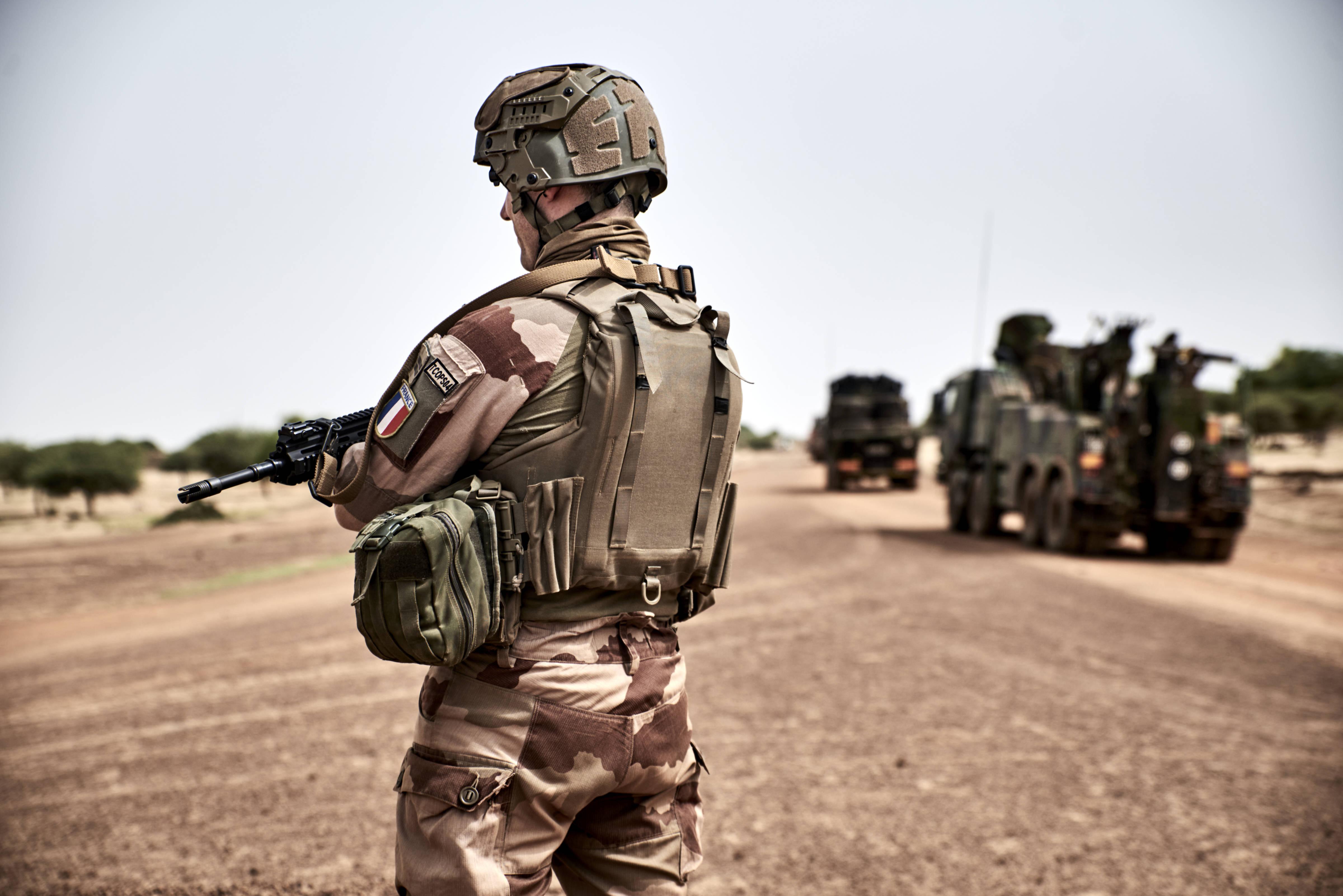 «Mort aux soldats francais. Afrique libre» : des menaces taguées sur un bâtiment de l’armée en Anjou
