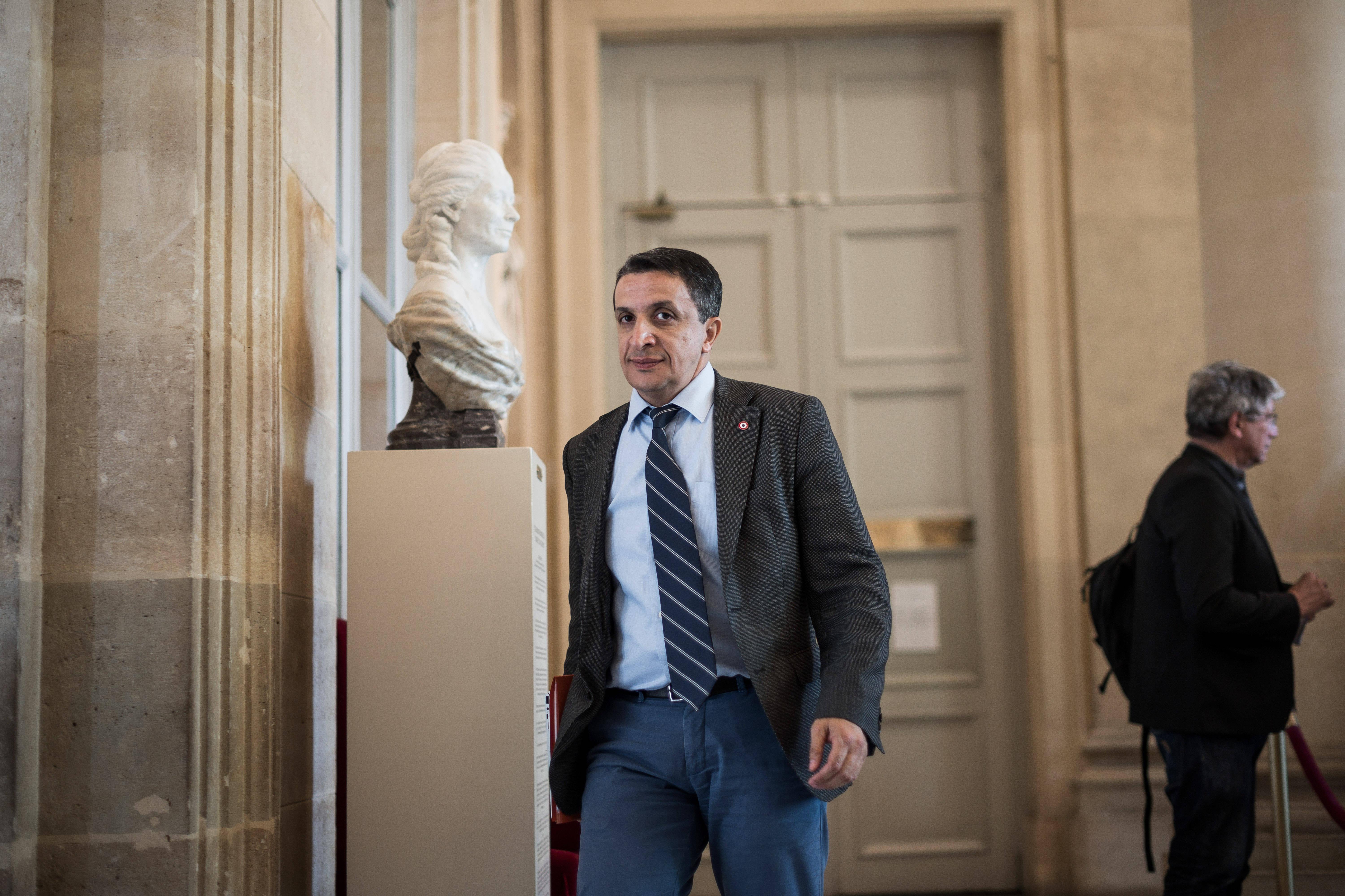 «Un glissement vers les idées du RN» : le député Belkhir Belhaddad quitte le groupe macroniste après le vote sur le droit du sol à Mayotte