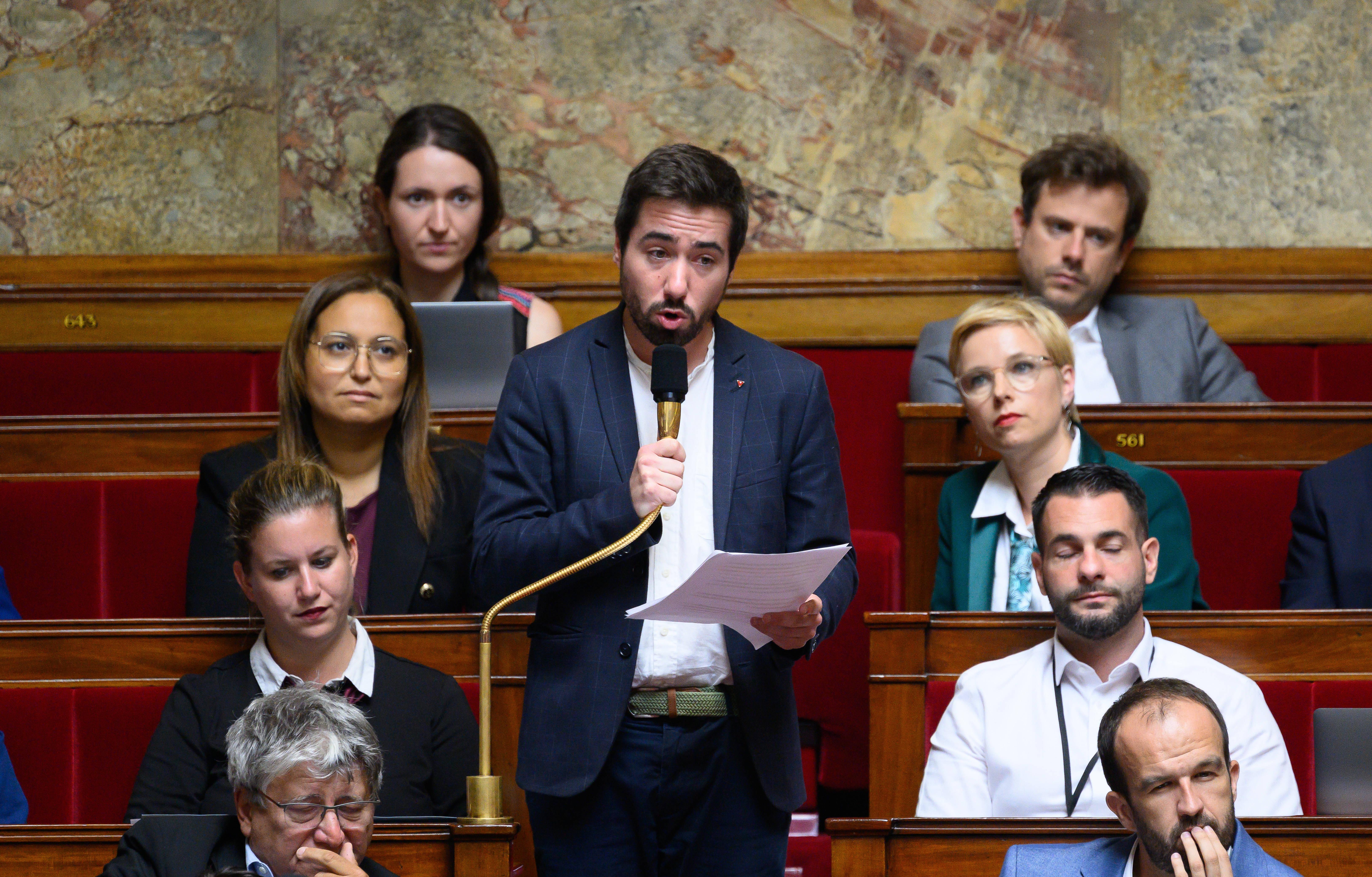 «Rends l’argent», «il faut démissionner»… Le témoignage du député LFI Andy Kerbrat sur son addiction à la drogue déclenche un tollé